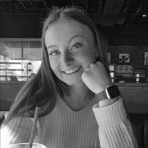 Meet your Posher, Mikayla